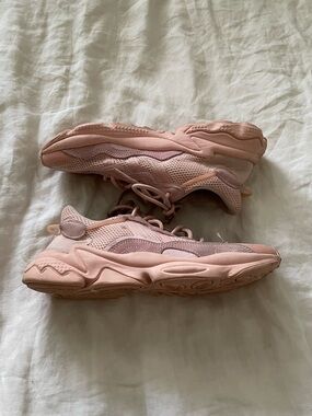 Adidas Women's Ozweego Sneaker